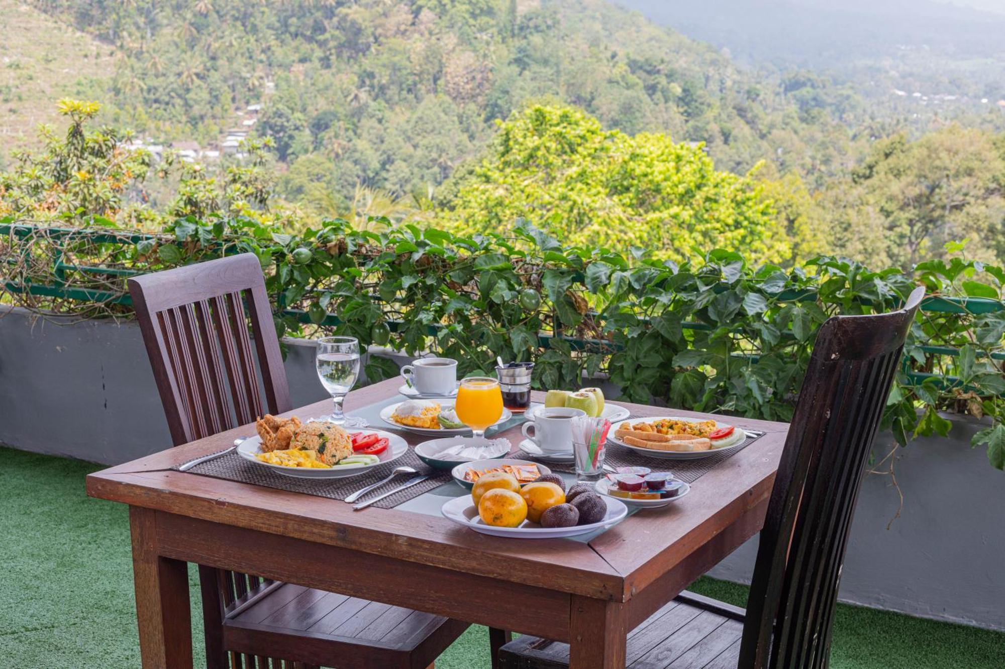 Mandhasativa Homestay Singaraja Extérieur photo